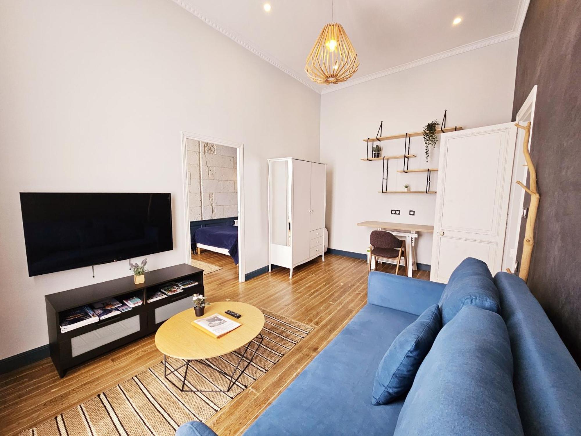 Meubles De L'Arsenal Coeur De Ville ! Angoulême Quarto foto