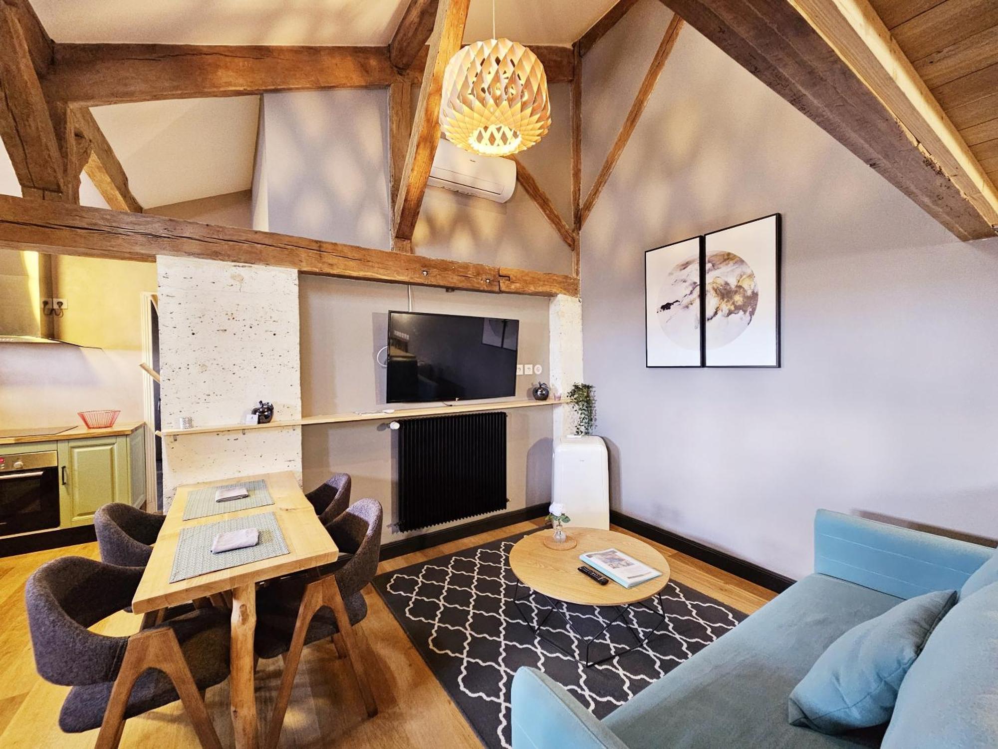 Meubles De L'Arsenal Coeur De Ville ! Angoulême Quarto foto