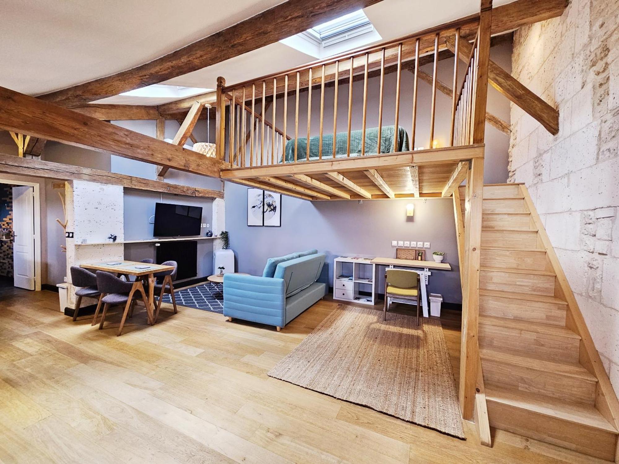 Meubles De L'Arsenal Coeur De Ville ! Angoulême Quarto foto