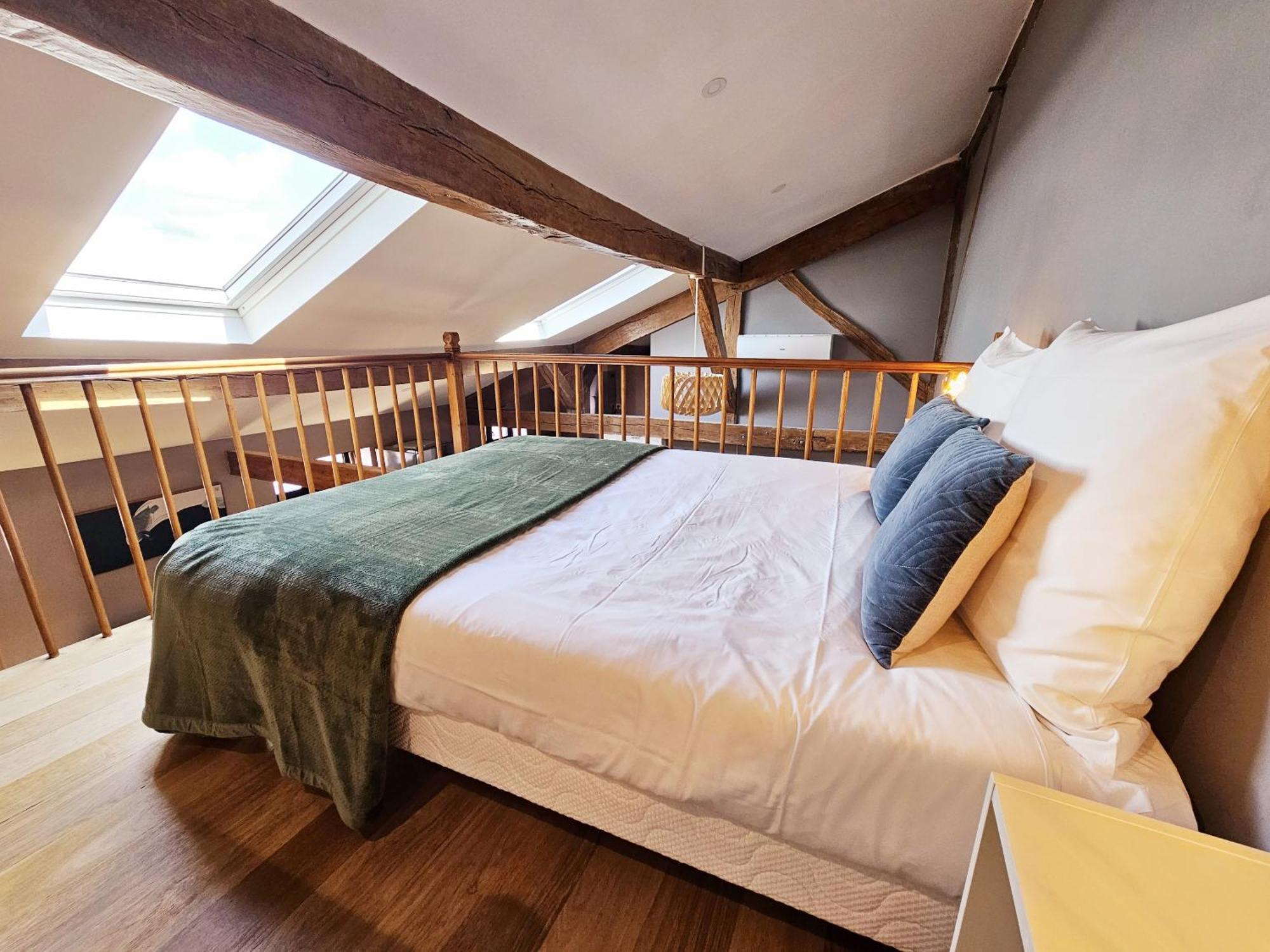 Meubles De L'Arsenal Coeur De Ville ! Angoulême Quarto foto