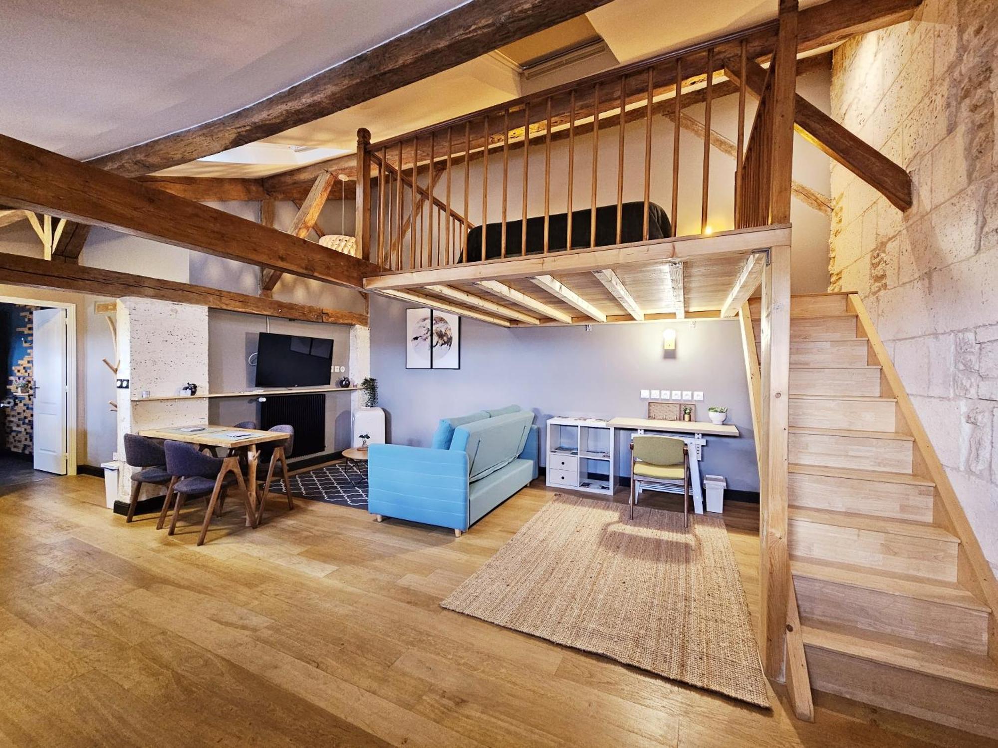 Meubles De L'Arsenal Coeur De Ville ! Angoulême Quarto foto